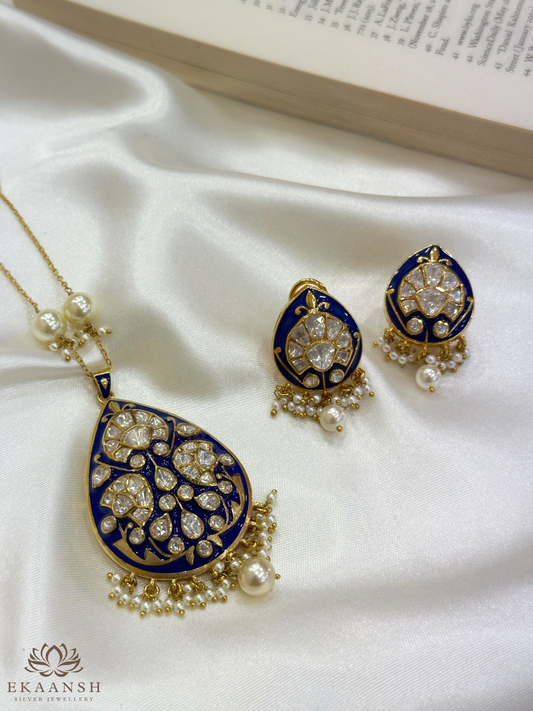 Megha Kundan Pendant Set